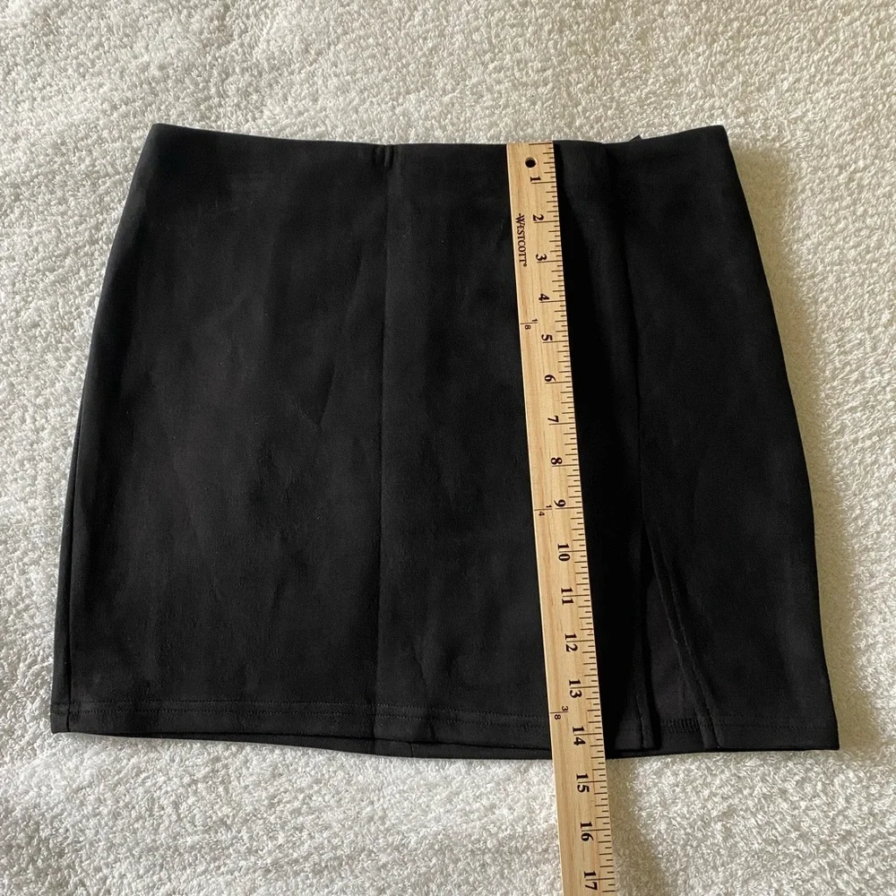 NWT Fashion Nova Black Faux Suede Mini Skirt Size Medium